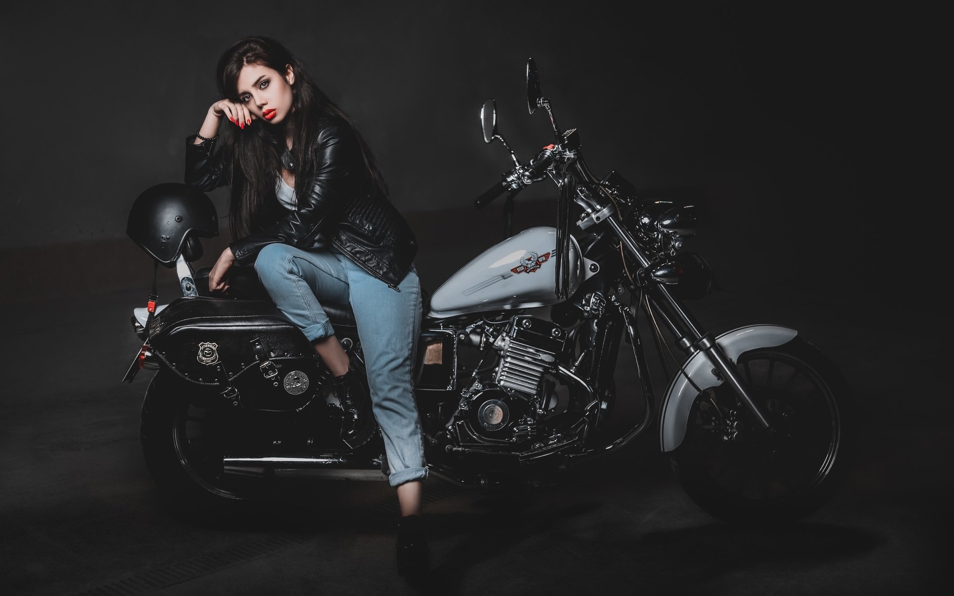 Biker girls: style and drive in Aurangabad