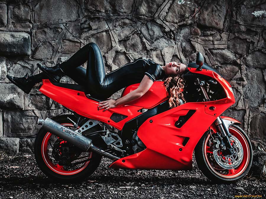 Beautiful girl Beautiful girls and motorcycles in Aurangabad